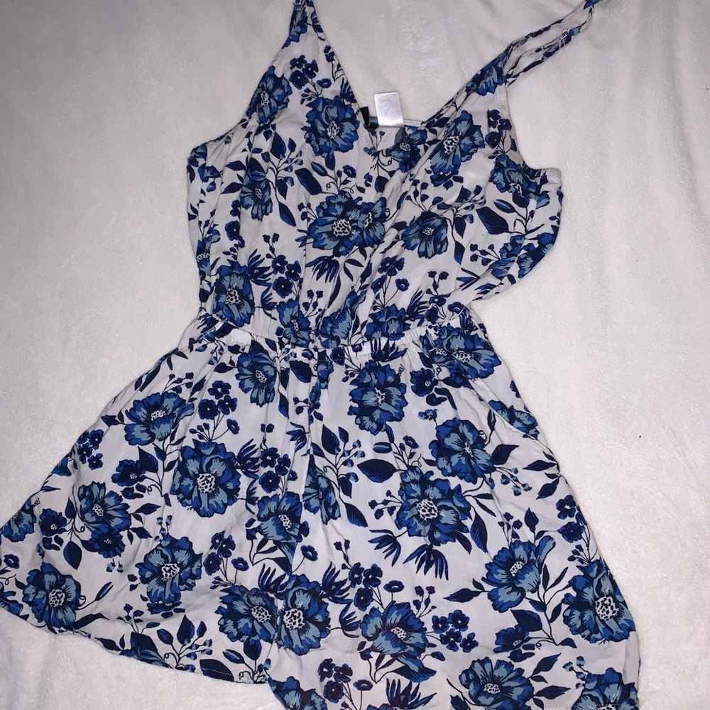 Romper - Picture 2 of 3